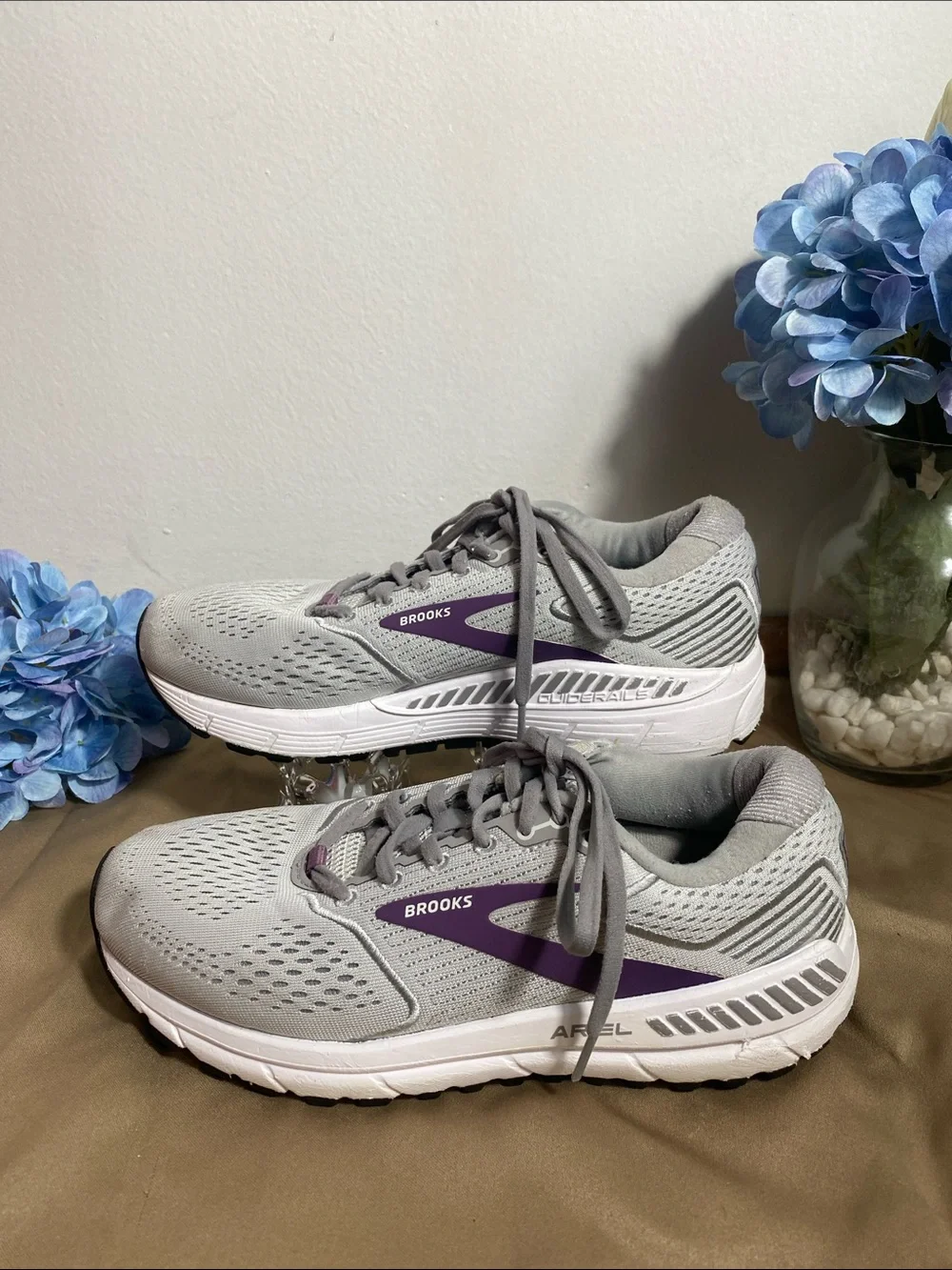 Brooks Women's Light Gray and Purple Running Sneakers